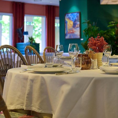 Logis L'Ermitage Hotel & Restaurant Saulges Ngoại thất bức ảnh