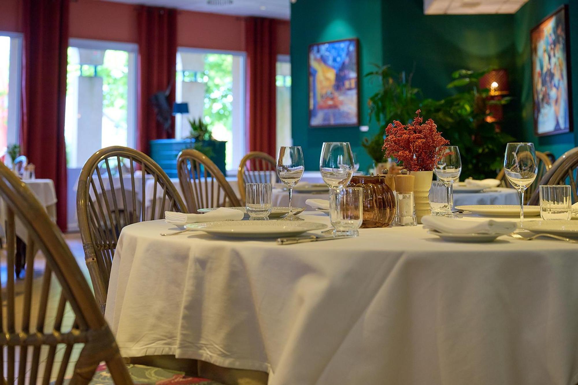Logis L'Ermitage Hotel & Restaurant Saulges Ngoại thất bức ảnh