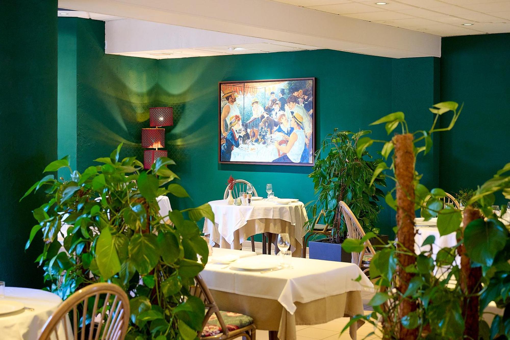 Logis L'Ermitage Hotel & Restaurant Saulges Ngoại thất bức ảnh