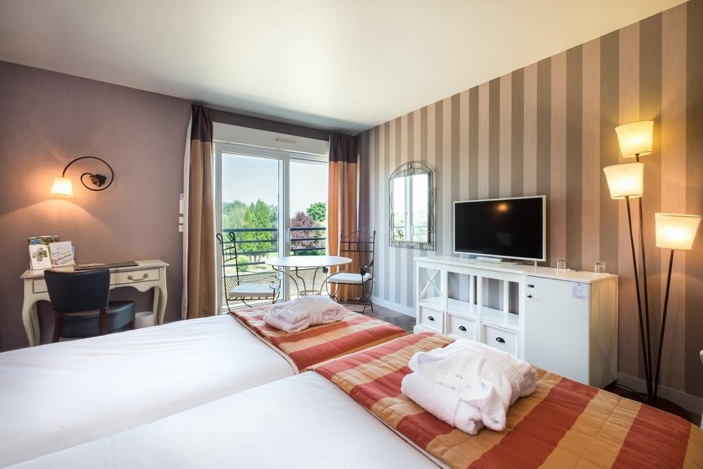 Logis L'Ermitage Hotel & Restaurant Saulges Ngoại thất bức ảnh