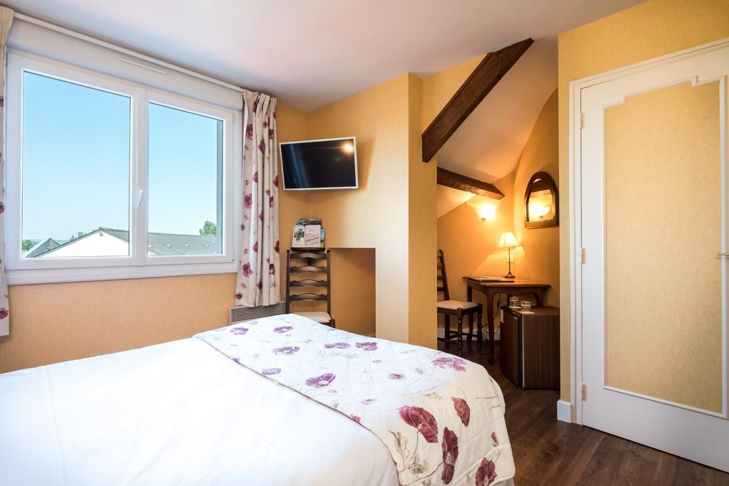 Logis L'Ermitage Hotel & Restaurant Saulges Ngoại thất bức ảnh