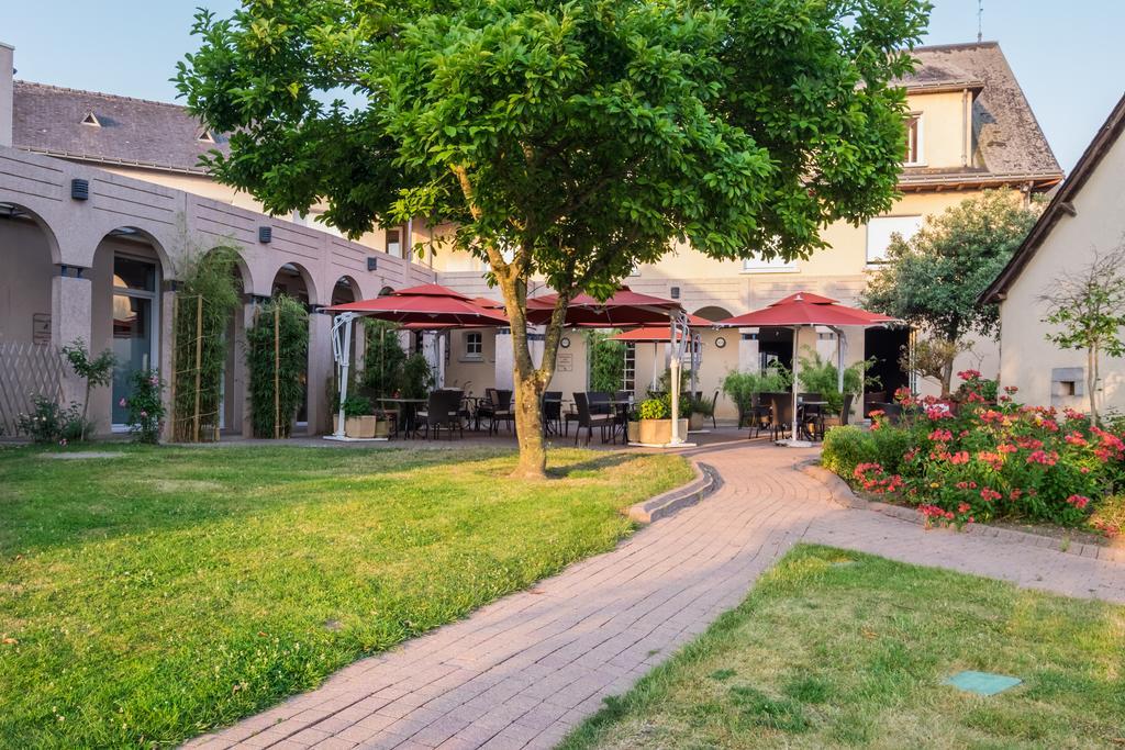 Logis L'Ermitage Hotel & Restaurant Saulges Ngoại thất bức ảnh